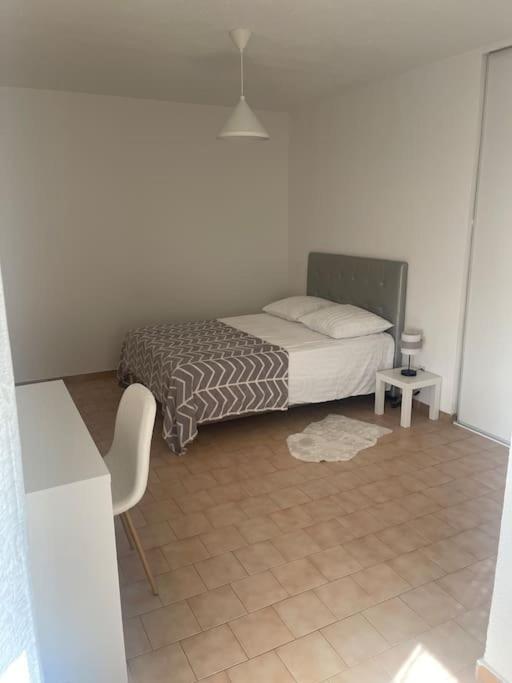 Appartement A 100 M De La Gare Port-de-Bouc Exterior photo